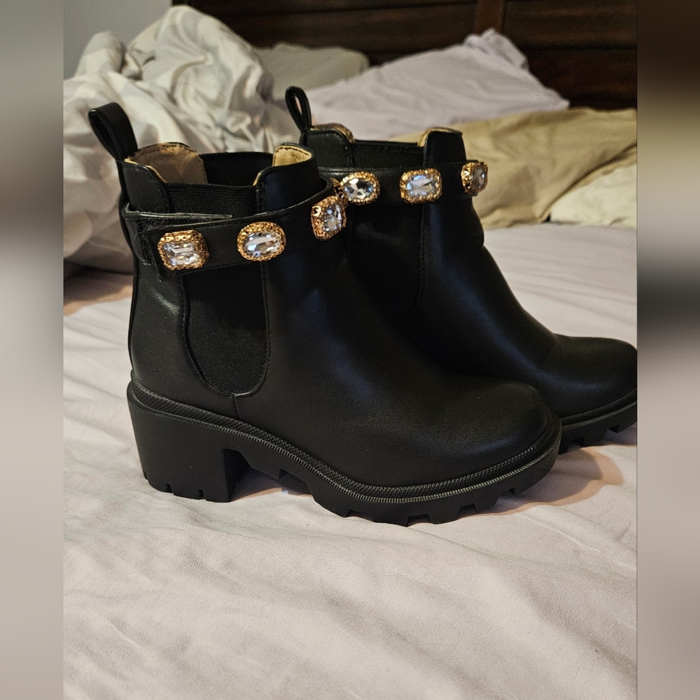 Steve Madden Amulet Ankle Boots